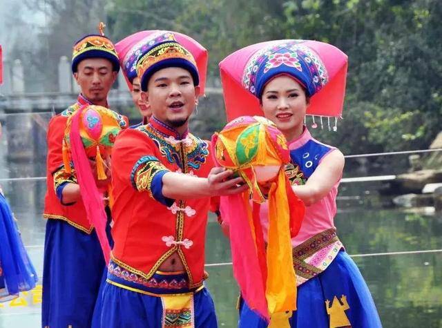 廣西三月三去旅游?桂林漓江逍遙湖景區(qū)好玩又好看!