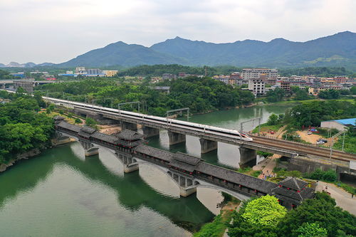 當(dāng)代廣西網(wǎng) 廣西桂林 建立信用承諾體系 讓游客放心游